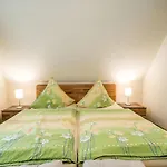 Geraeumiges Am Waldrand Im Sauerland * Medebach