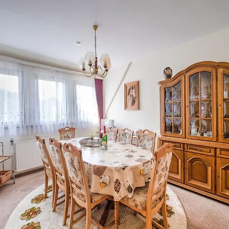 Geraeumiges Am Waldrand Im Sauerland