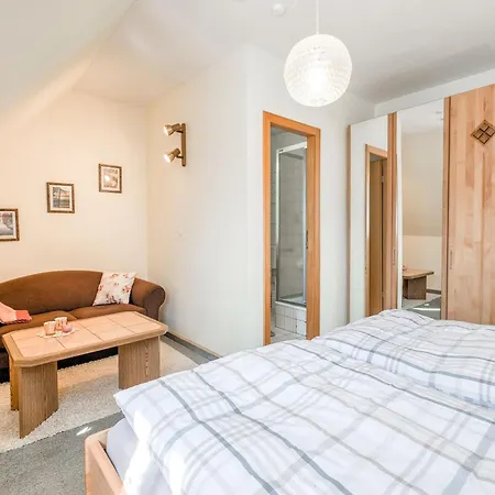 Apartment Geraeumiges Am Waldrand Im Sauerland
