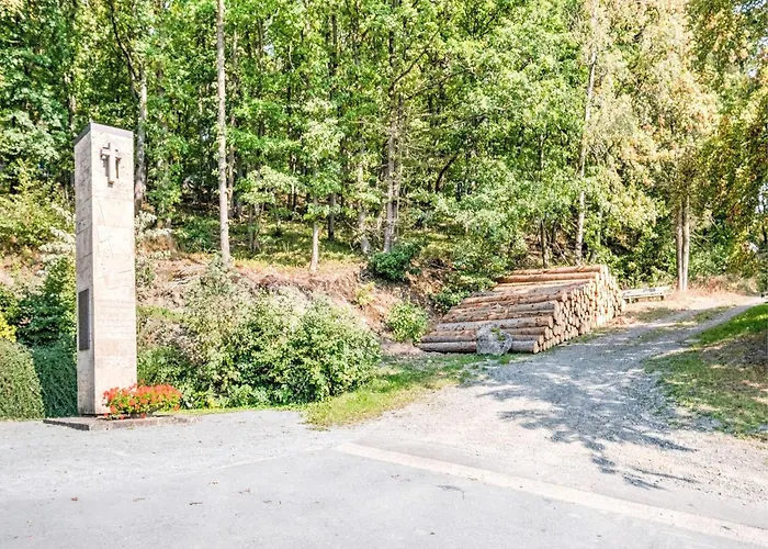 アパート Geraeumiges Am Waldrand Im Sauerland メーデバッハ